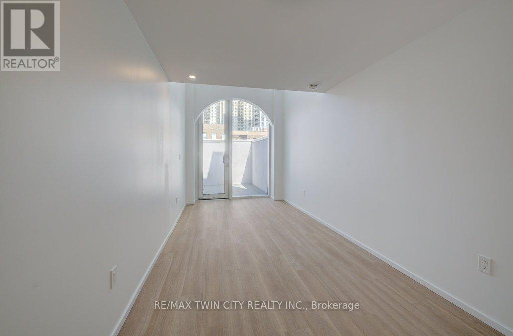 26 King Street E Property Photo 21