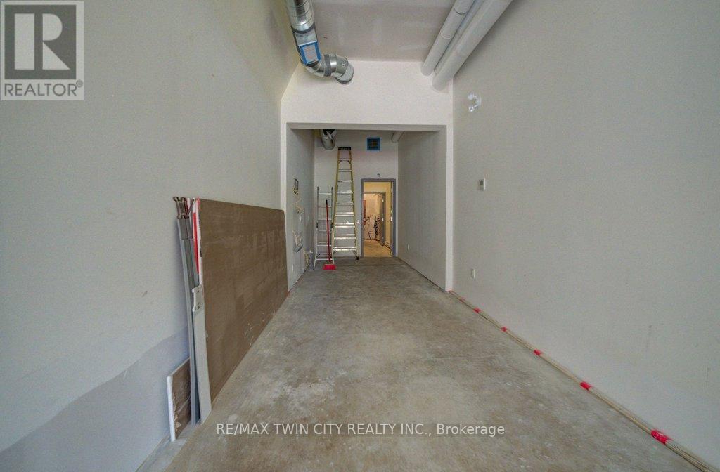 26 King Street E Property Photo 37