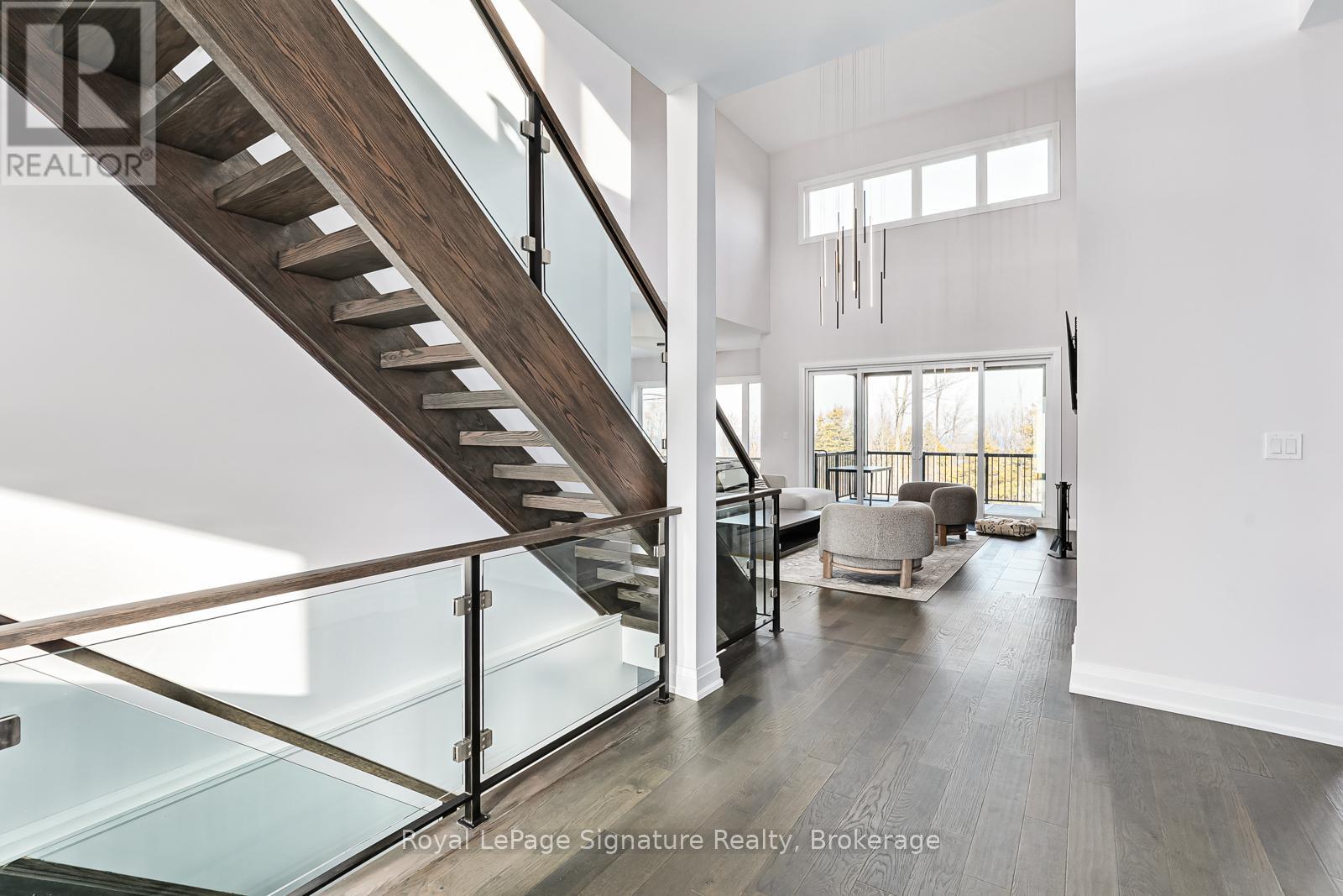107 Sladden Court Property Photo 4