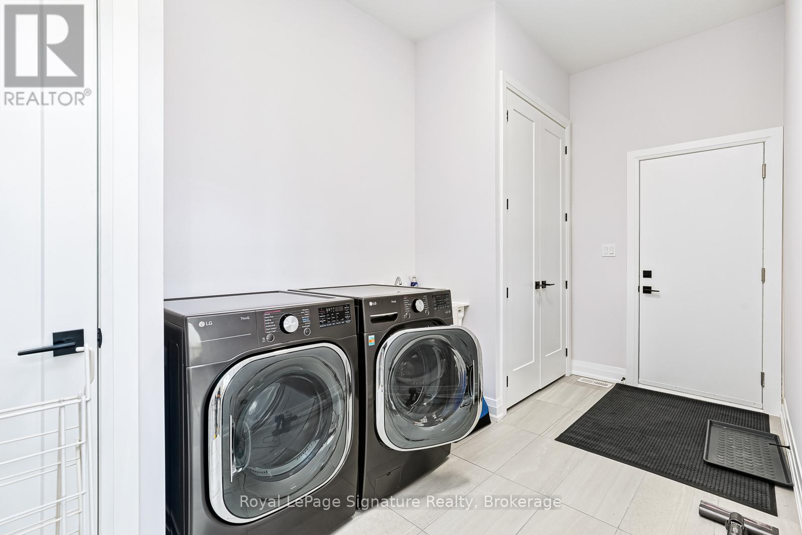 107 Sladden Court Property Photo 20