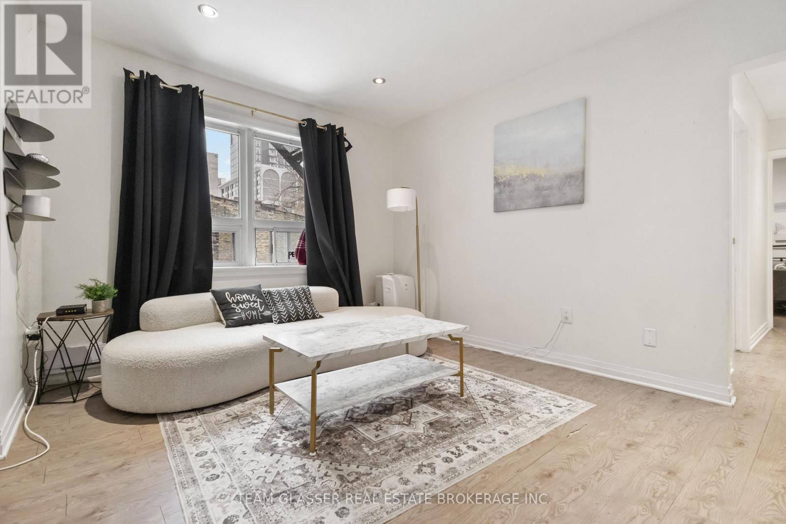 342 Richmond Street Property Photo 6
