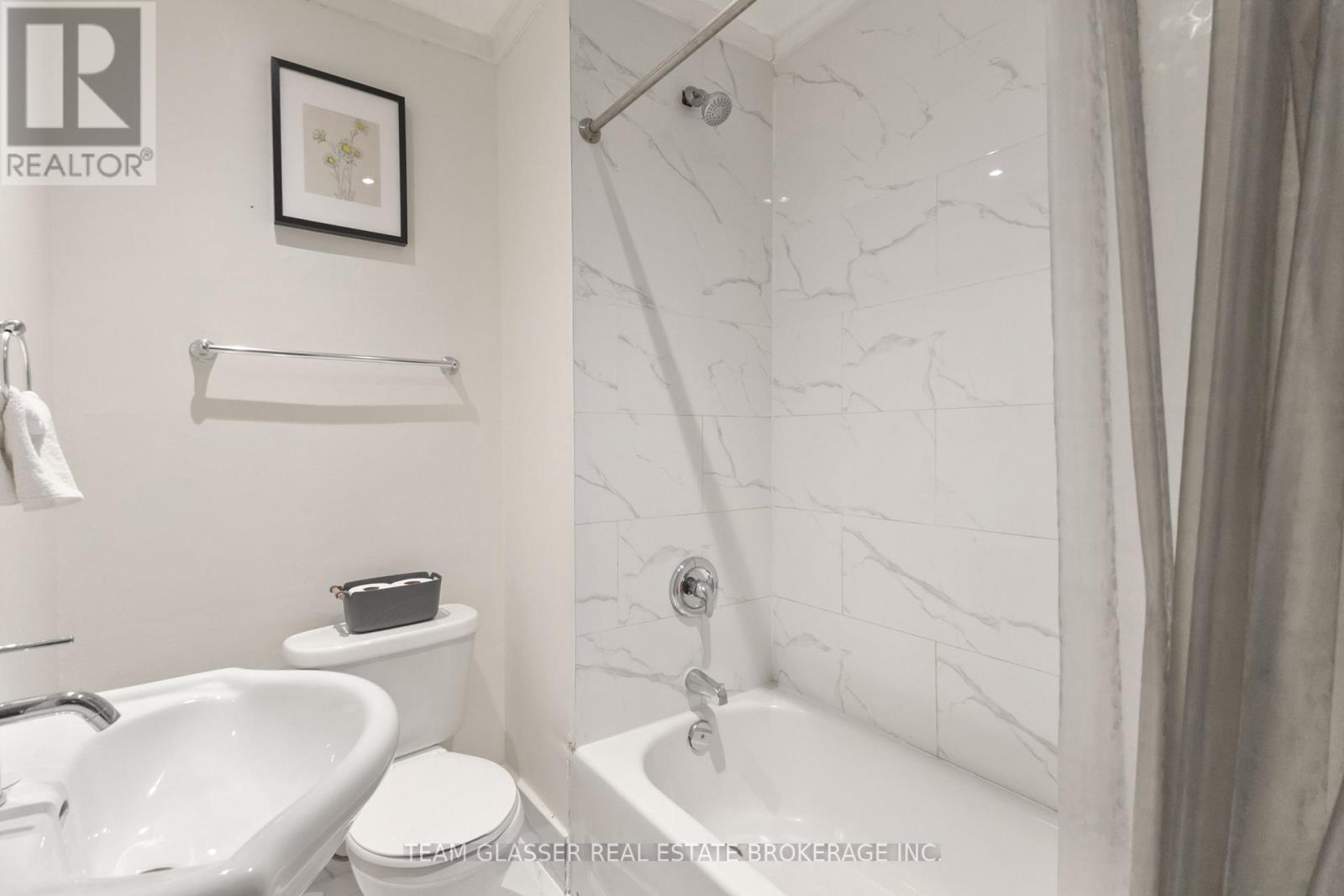 342 Richmond Street Property Photo 8