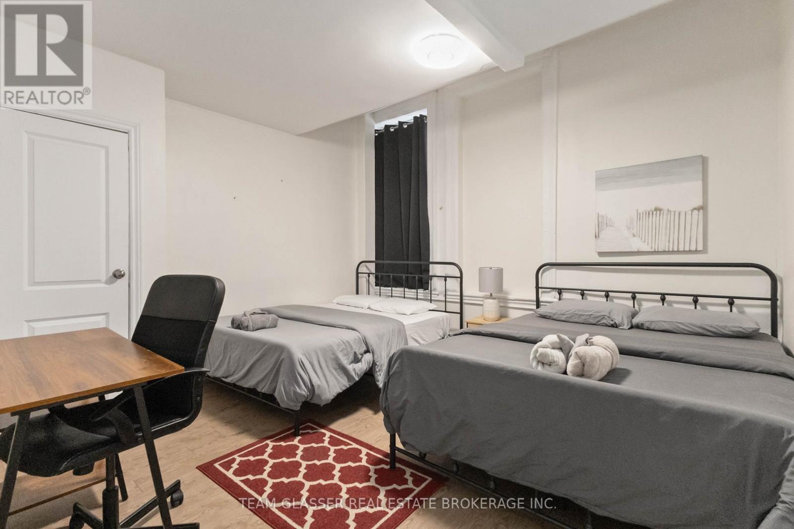 342 Richmond Street Property Photo 9