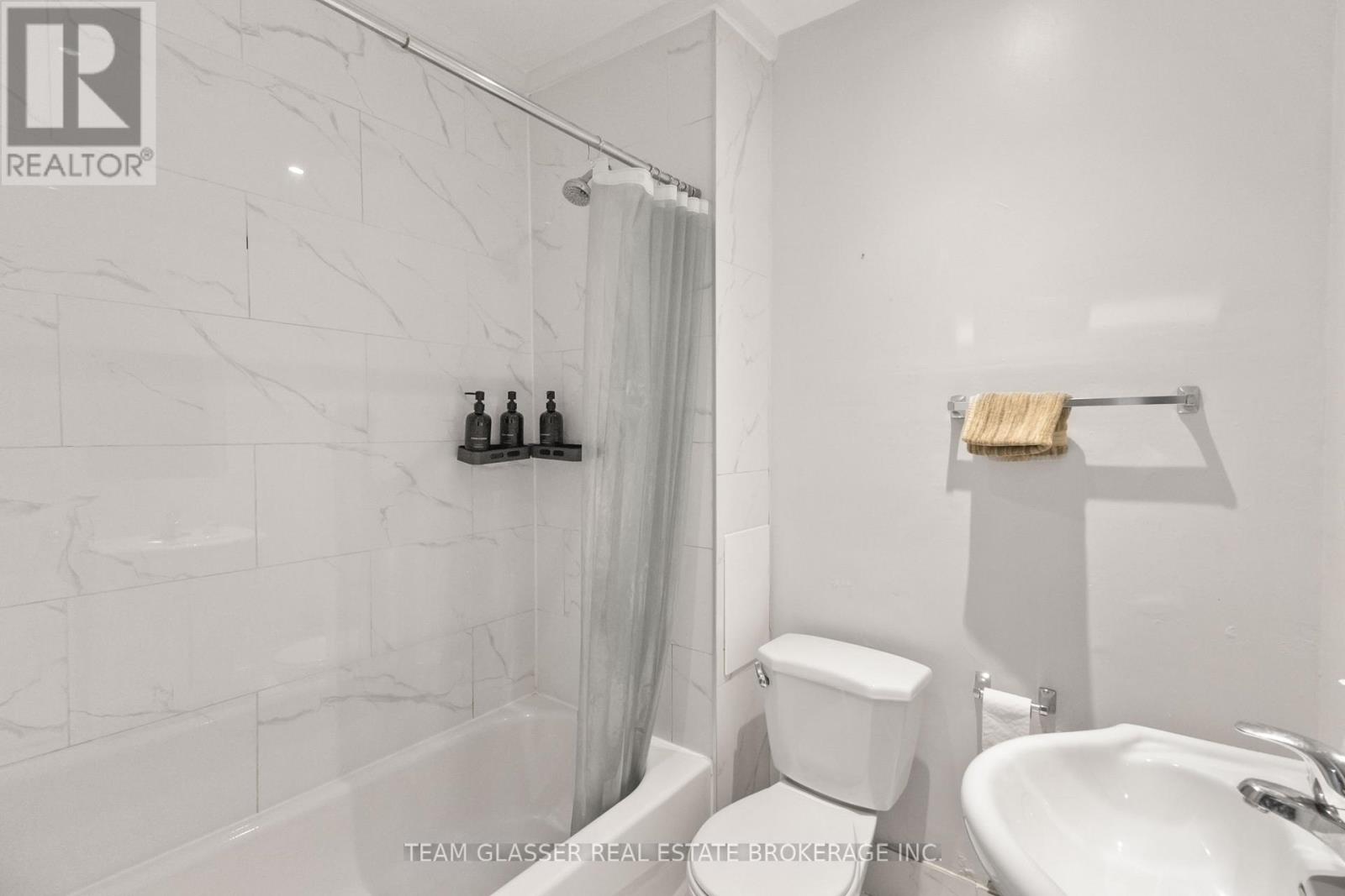 342 Richmond Street Property Photo 10