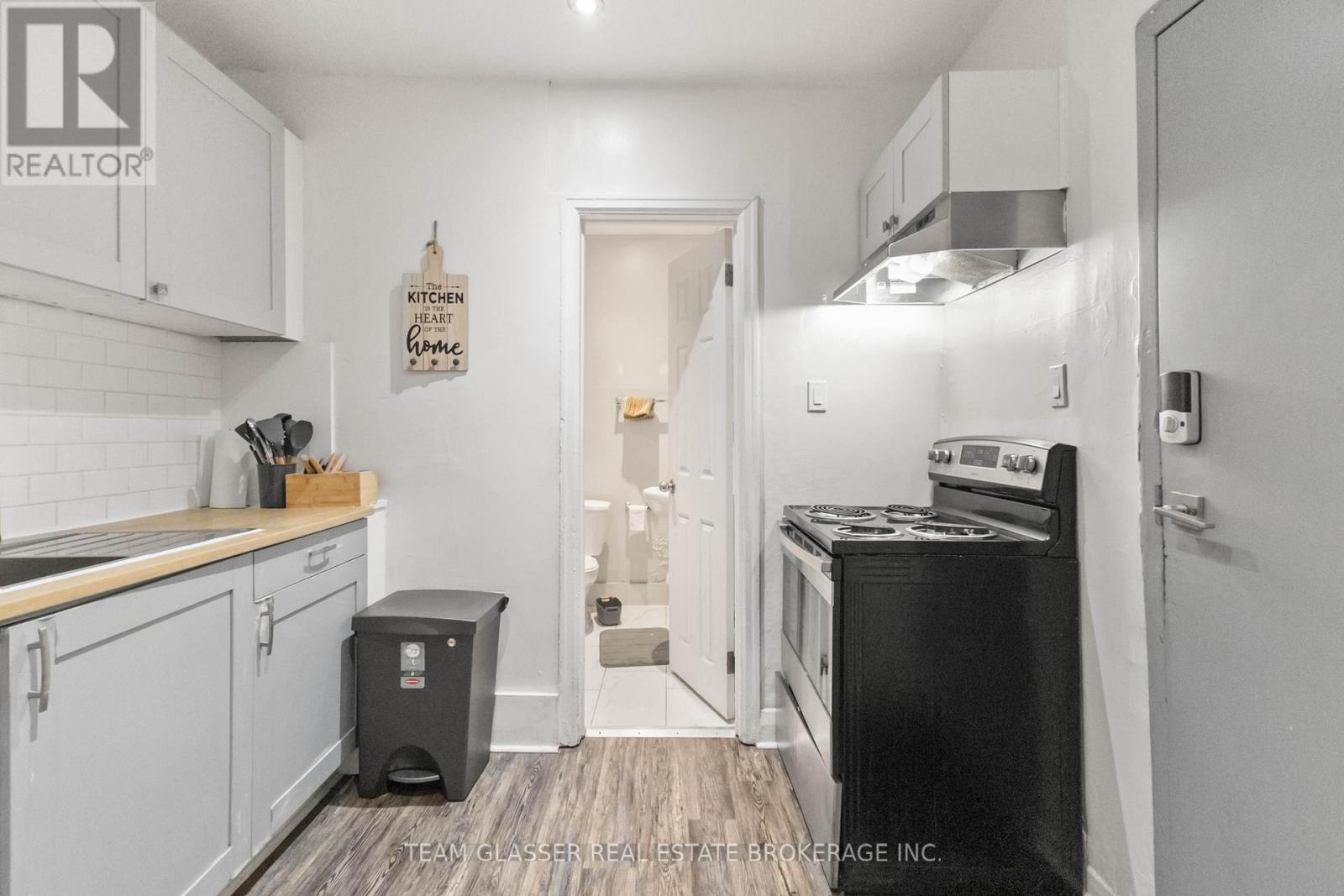 342 Richmond Street Property Photo 11