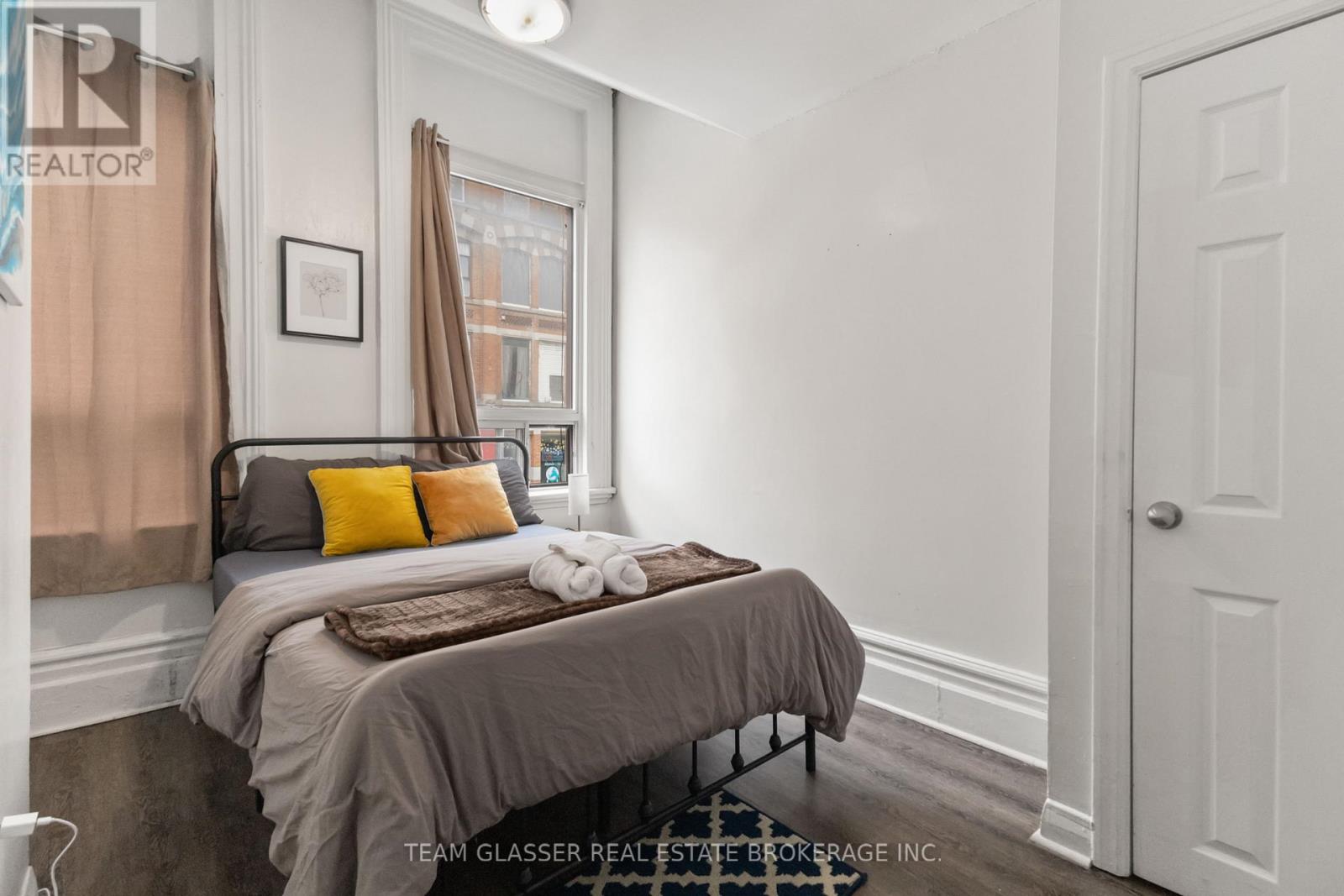 342 Richmond Street Property Photo 13