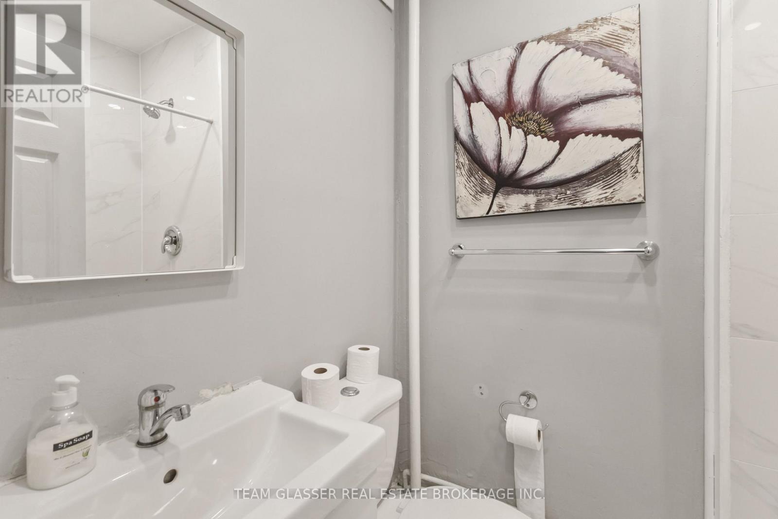 342 Richmond Street Property Photo 16