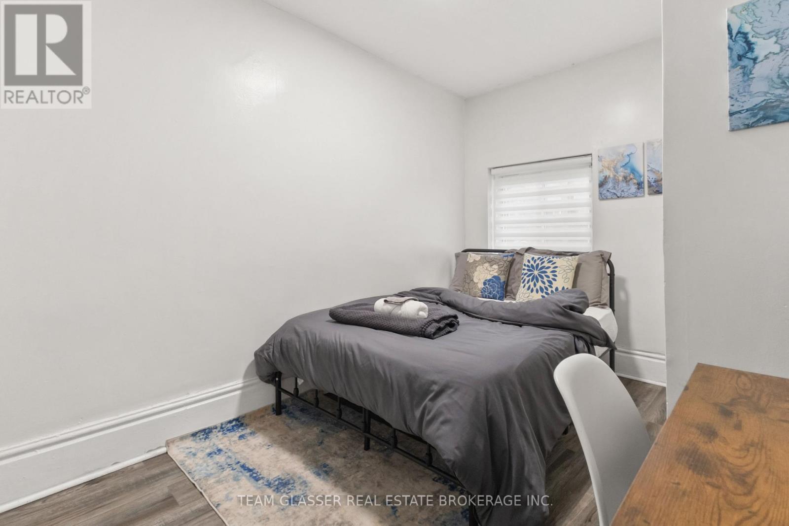 342 Richmond Street Property Photo 21