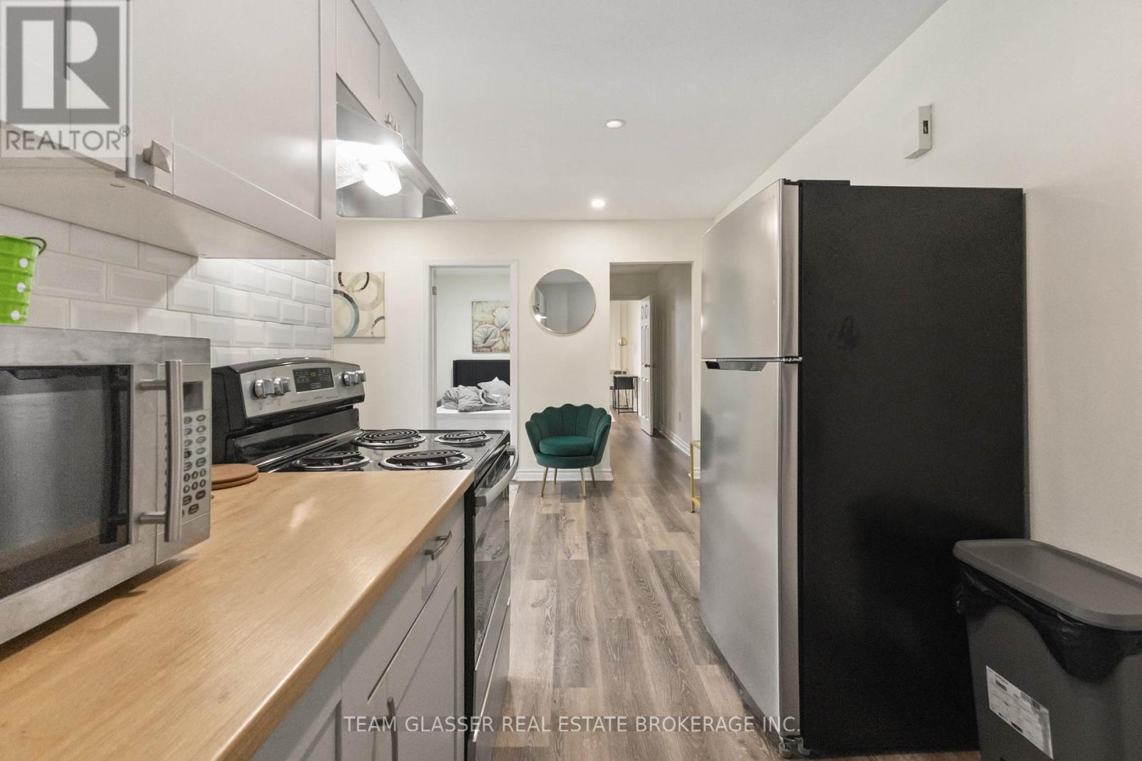 342 Richmond Street Property Photo 25