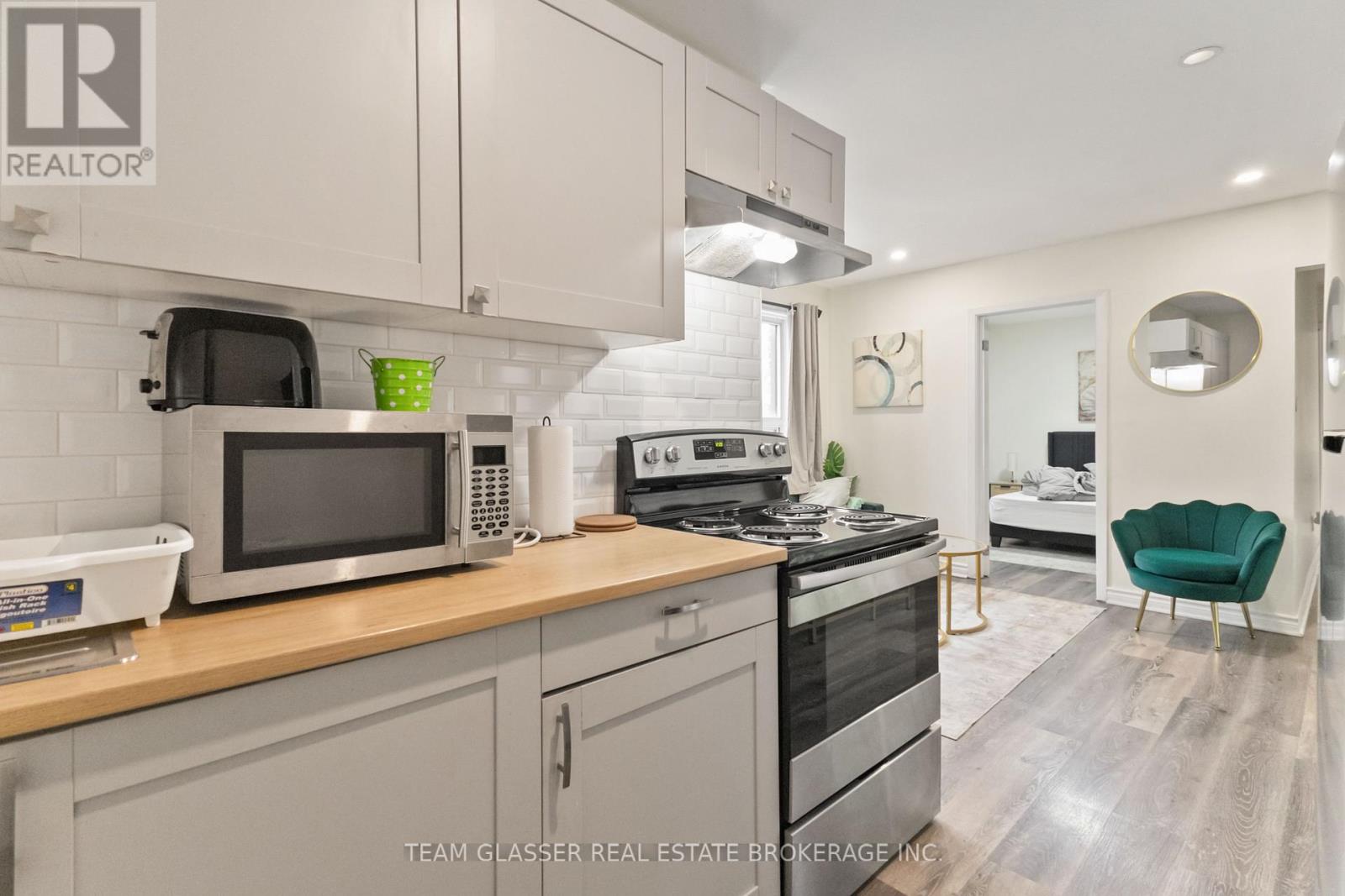 342 Richmond Street Property Photo 26