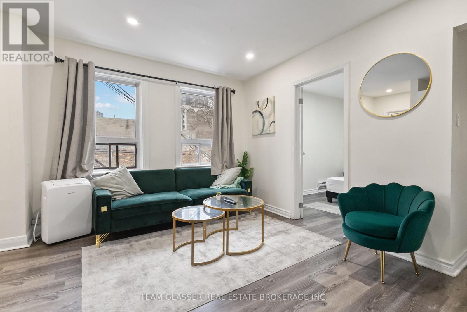 342 Richmond Street Property Photo 28