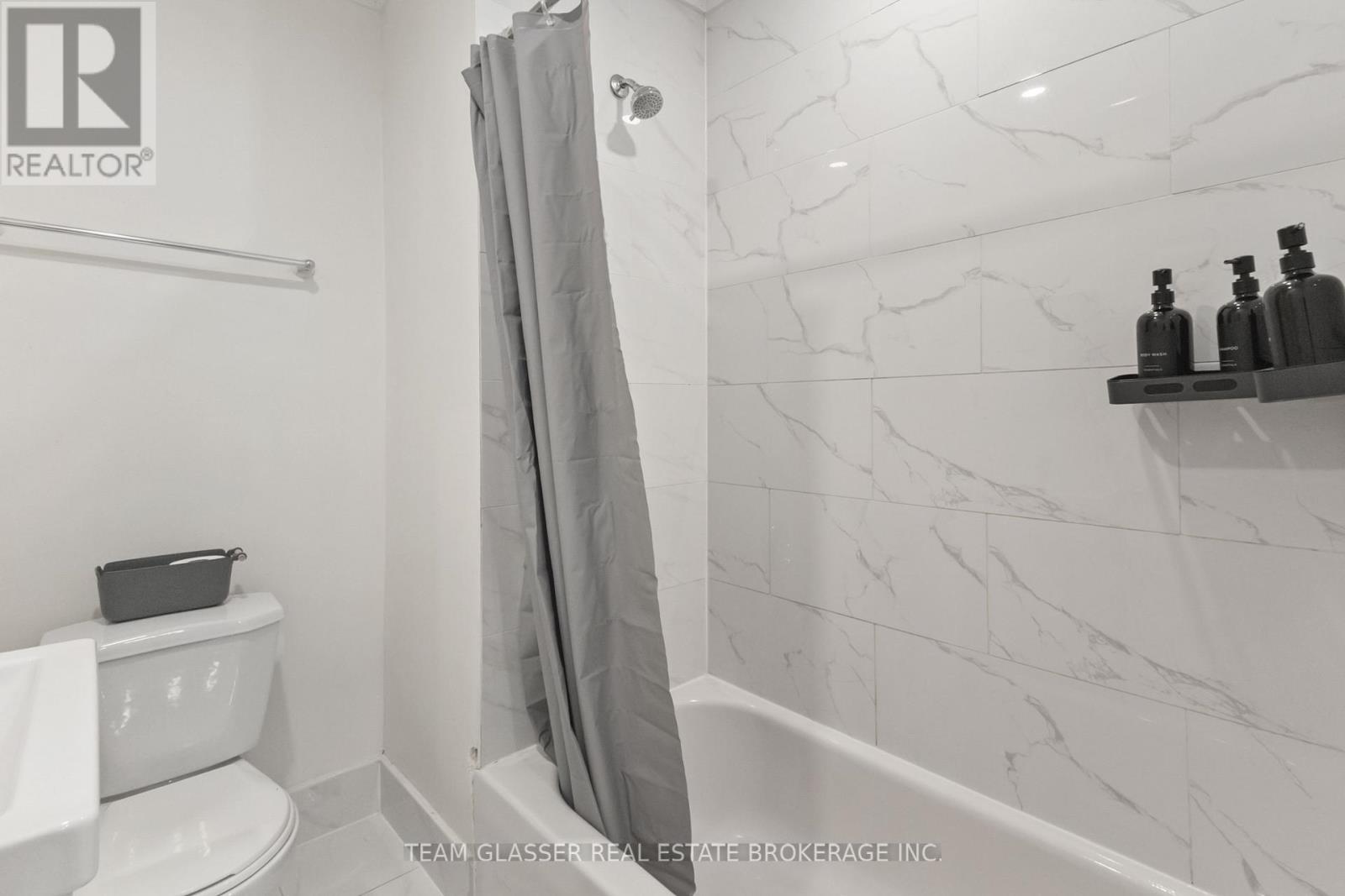 342 Richmond Street Property Photo 31