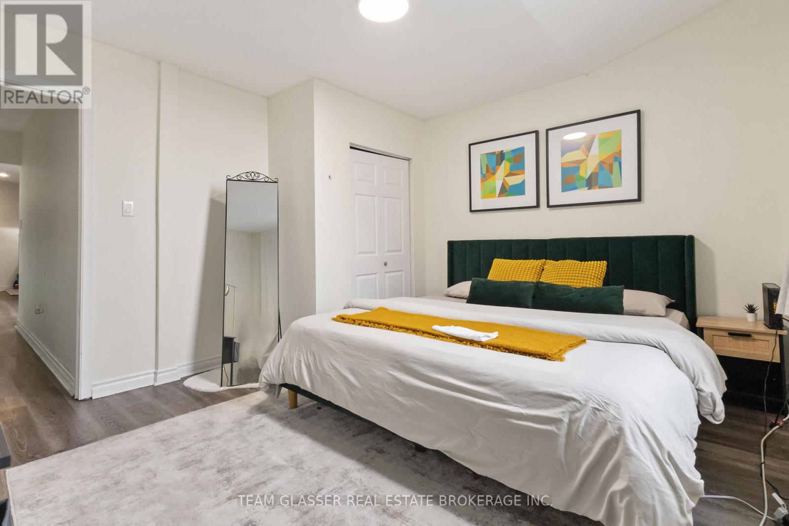 342 Richmond Street Property Photo 34