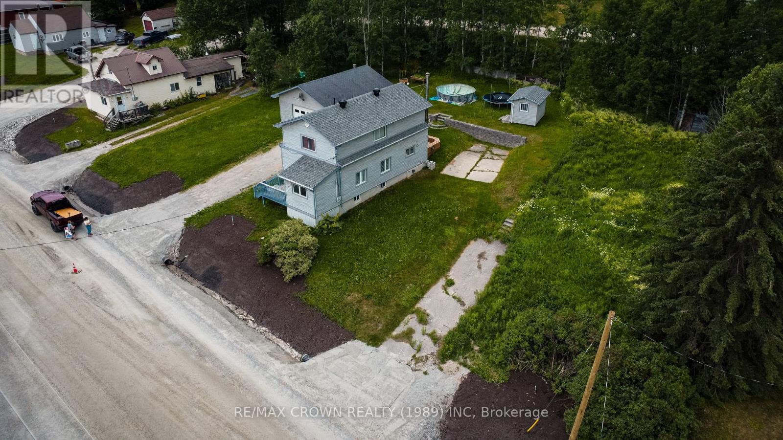 91 Third Avenue Property Photo 3
