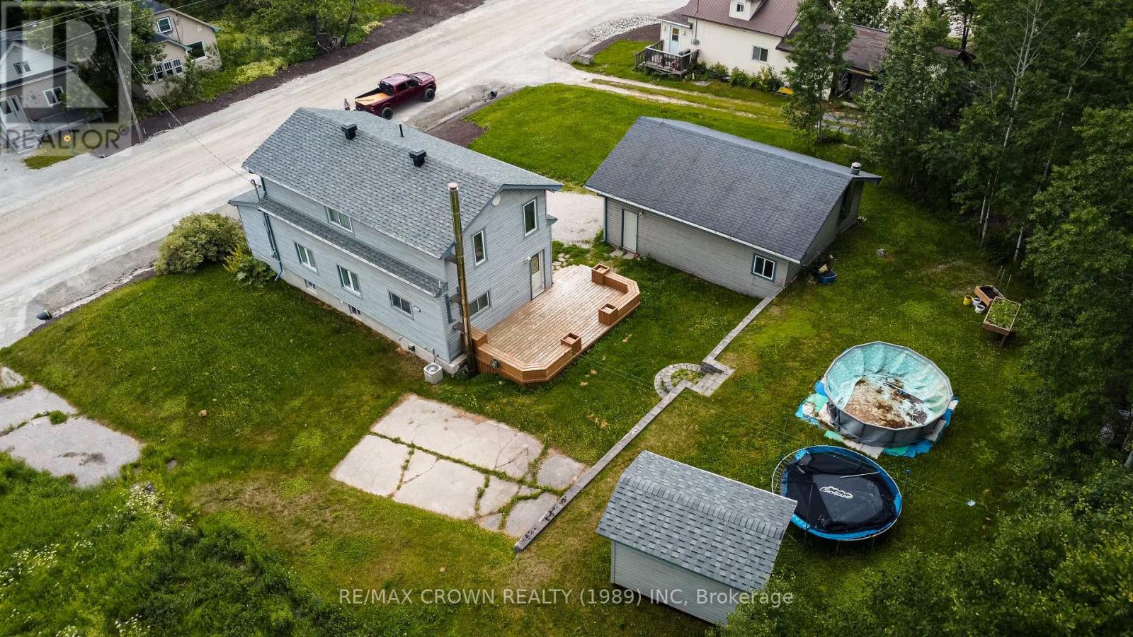 91 Third Avenue Property Photo 4