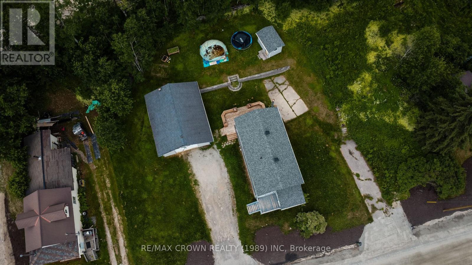 91 Third Avenue Property Photo 5