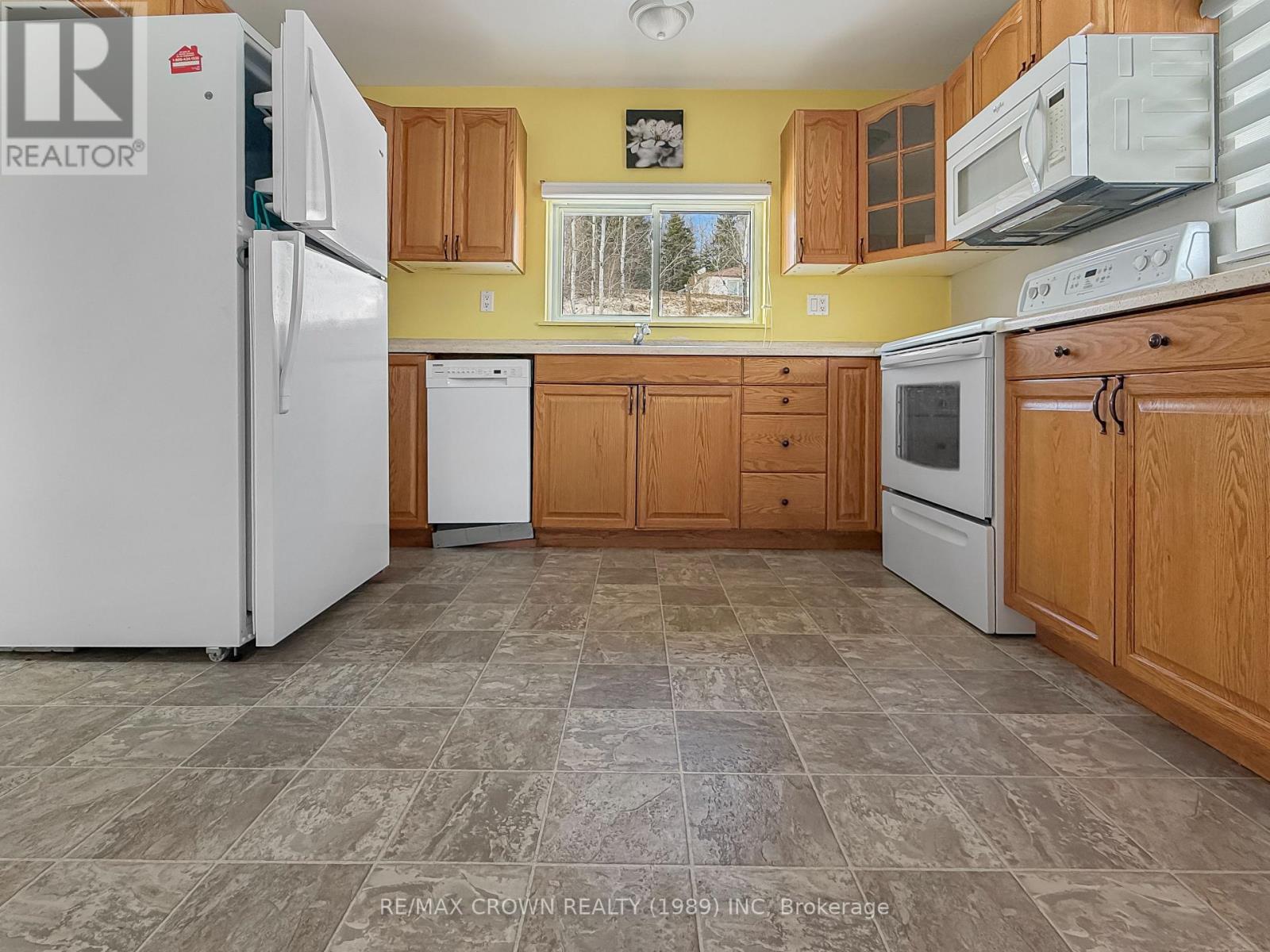 91 Third Avenue Property Photo 9