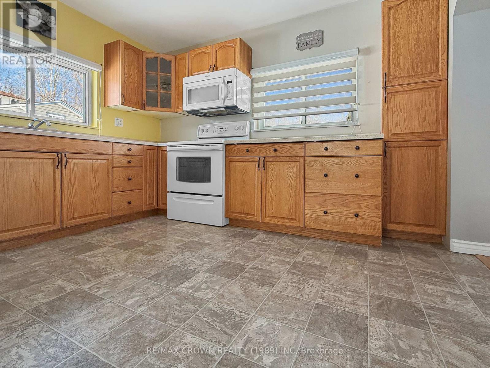 91 Third Avenue Property Photo 11