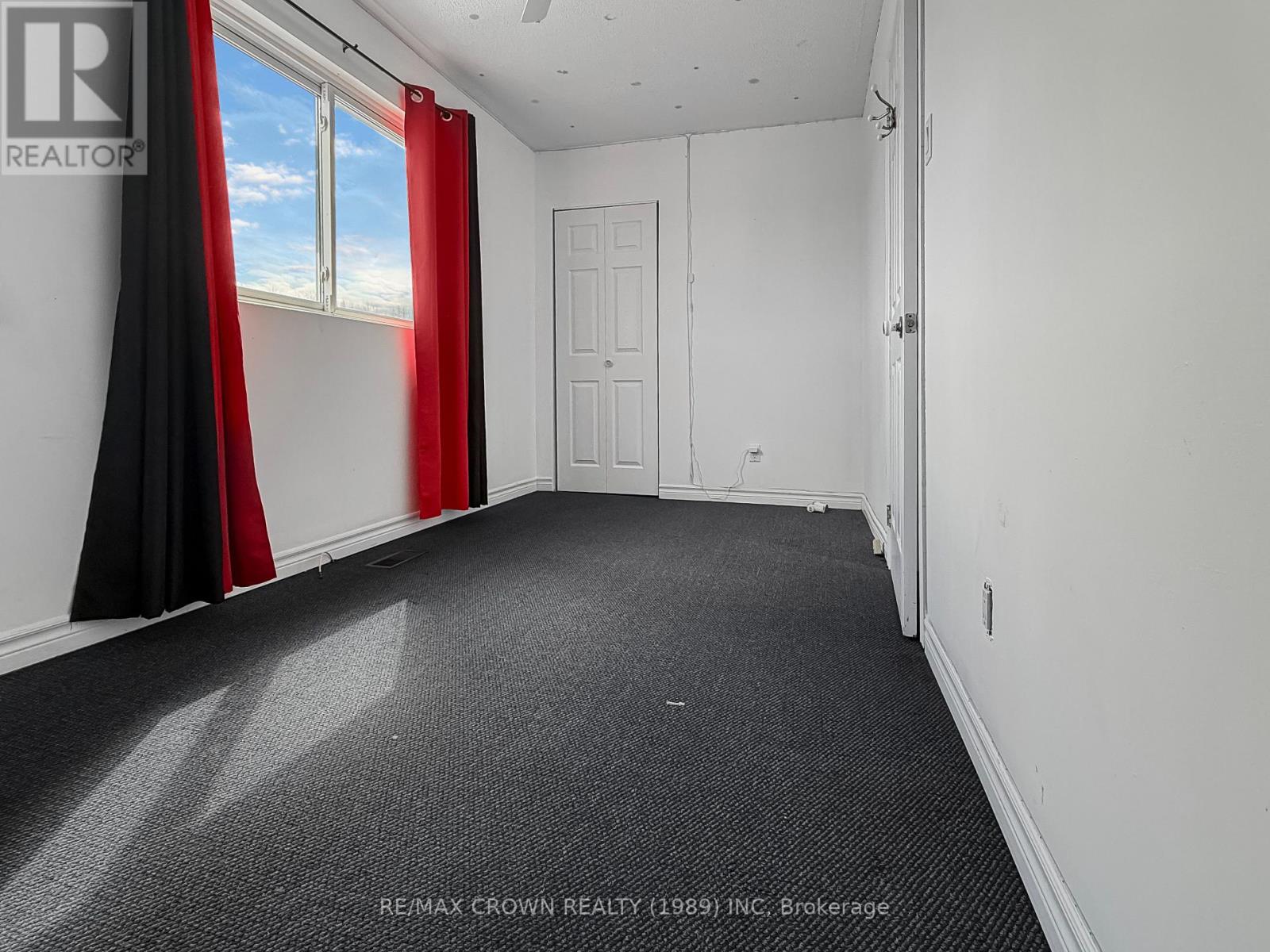 91 Third Avenue Property Photo 24