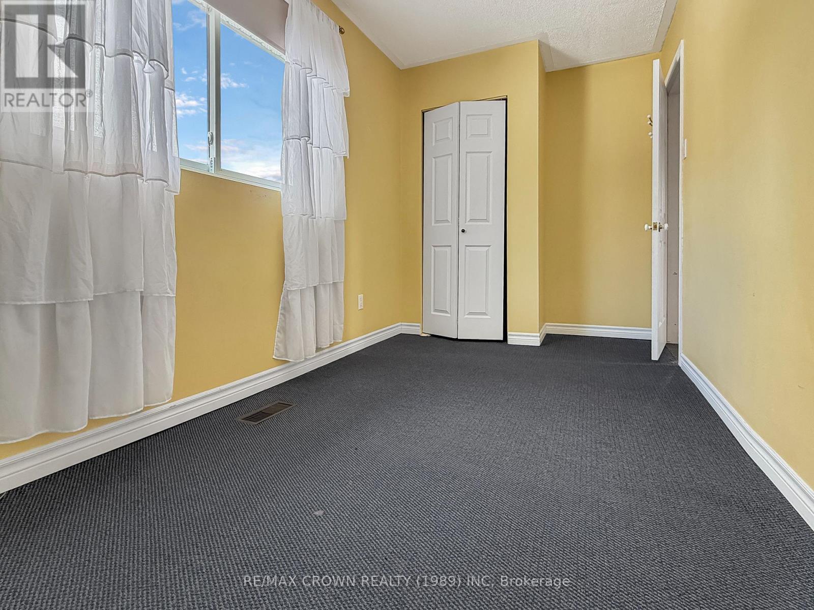 91 Third Avenue Property Photo 27