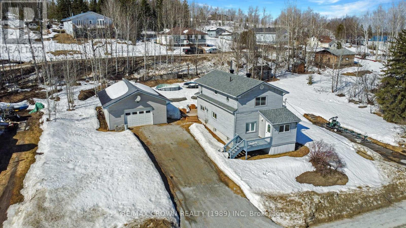 91 Third Avenue Property Photo 36