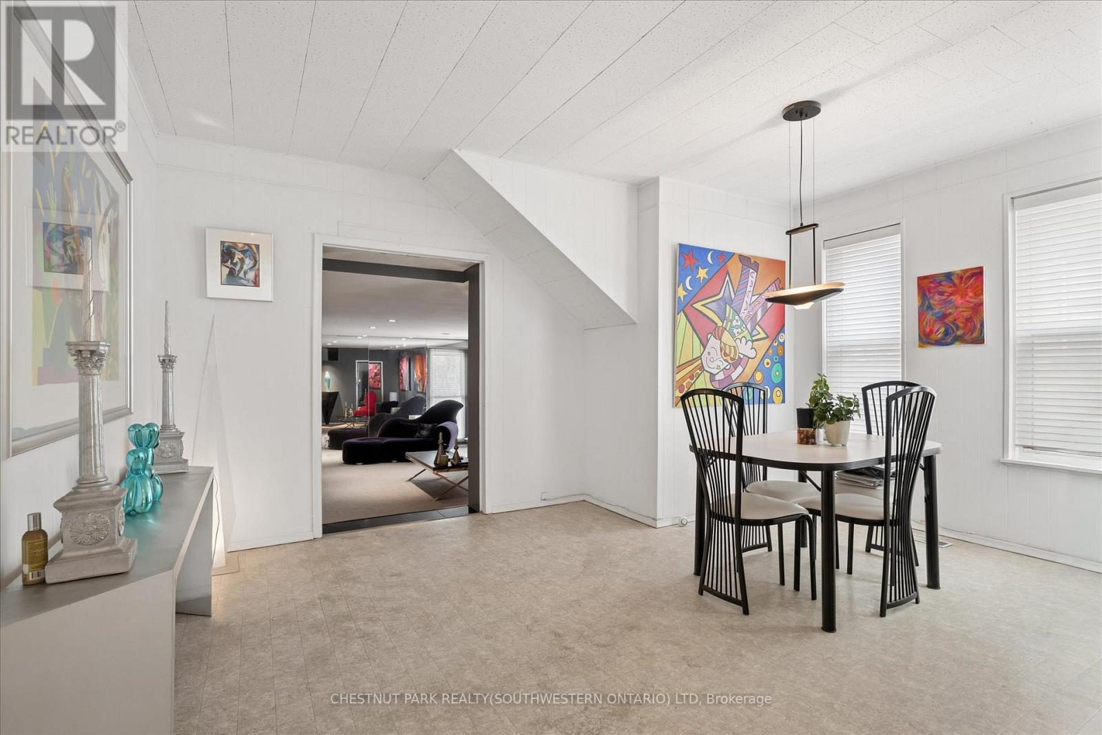 64 Francis Street N Property Photo 24