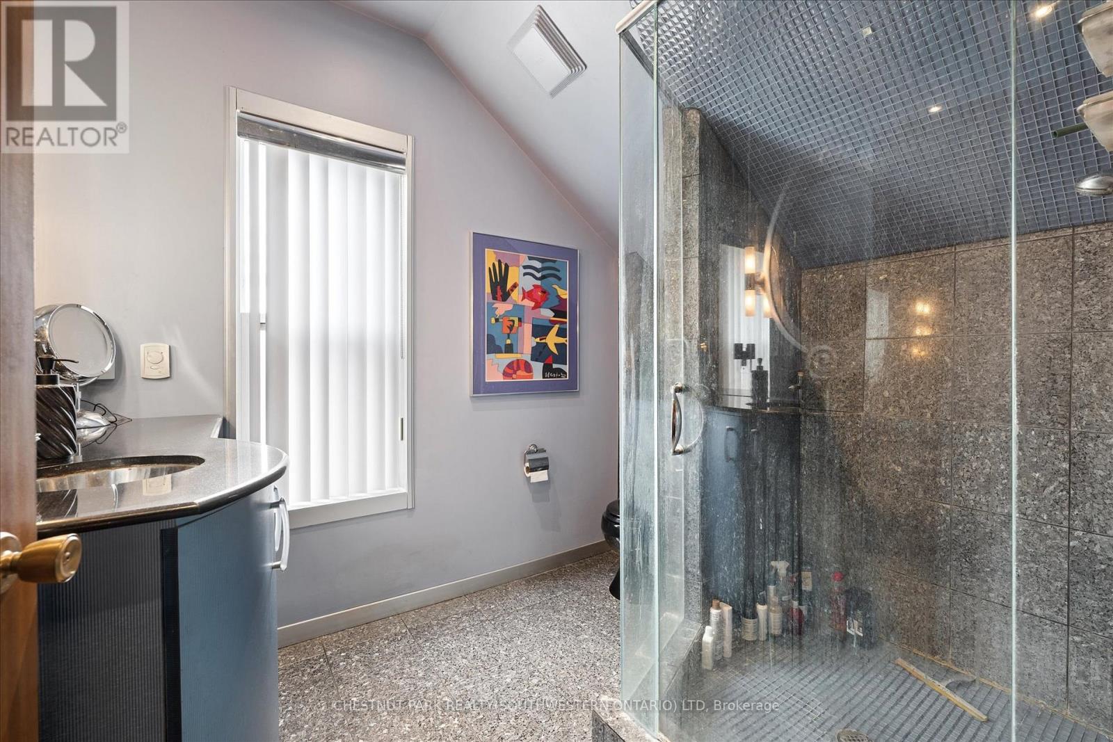64 Francis Street N Property Photo 30
