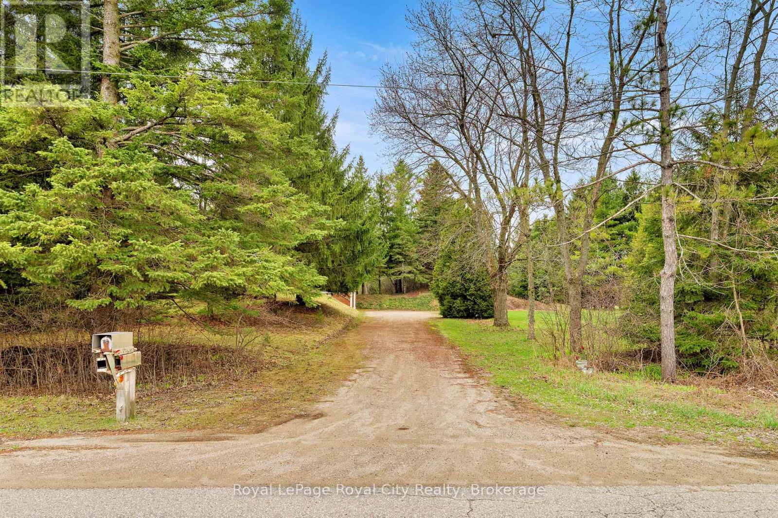 4620 20 Side Road N Property Photo 3