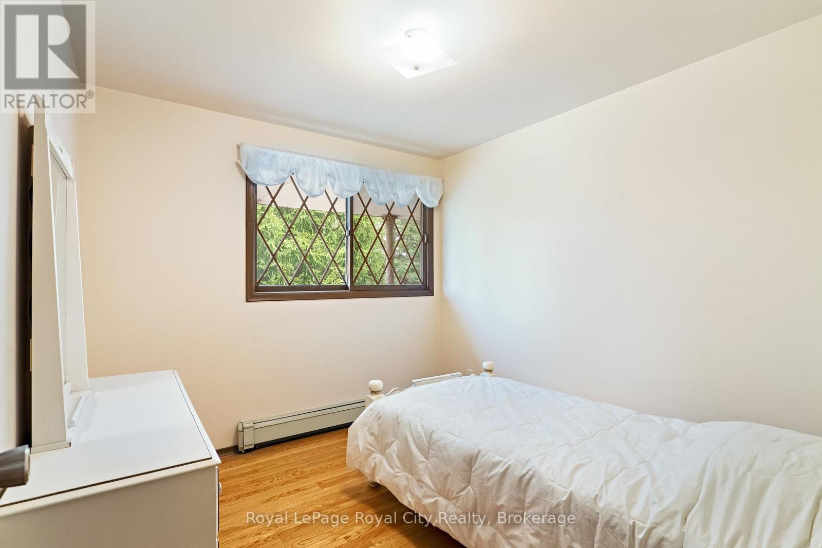 4620 20 Side Road N Property Photo 24