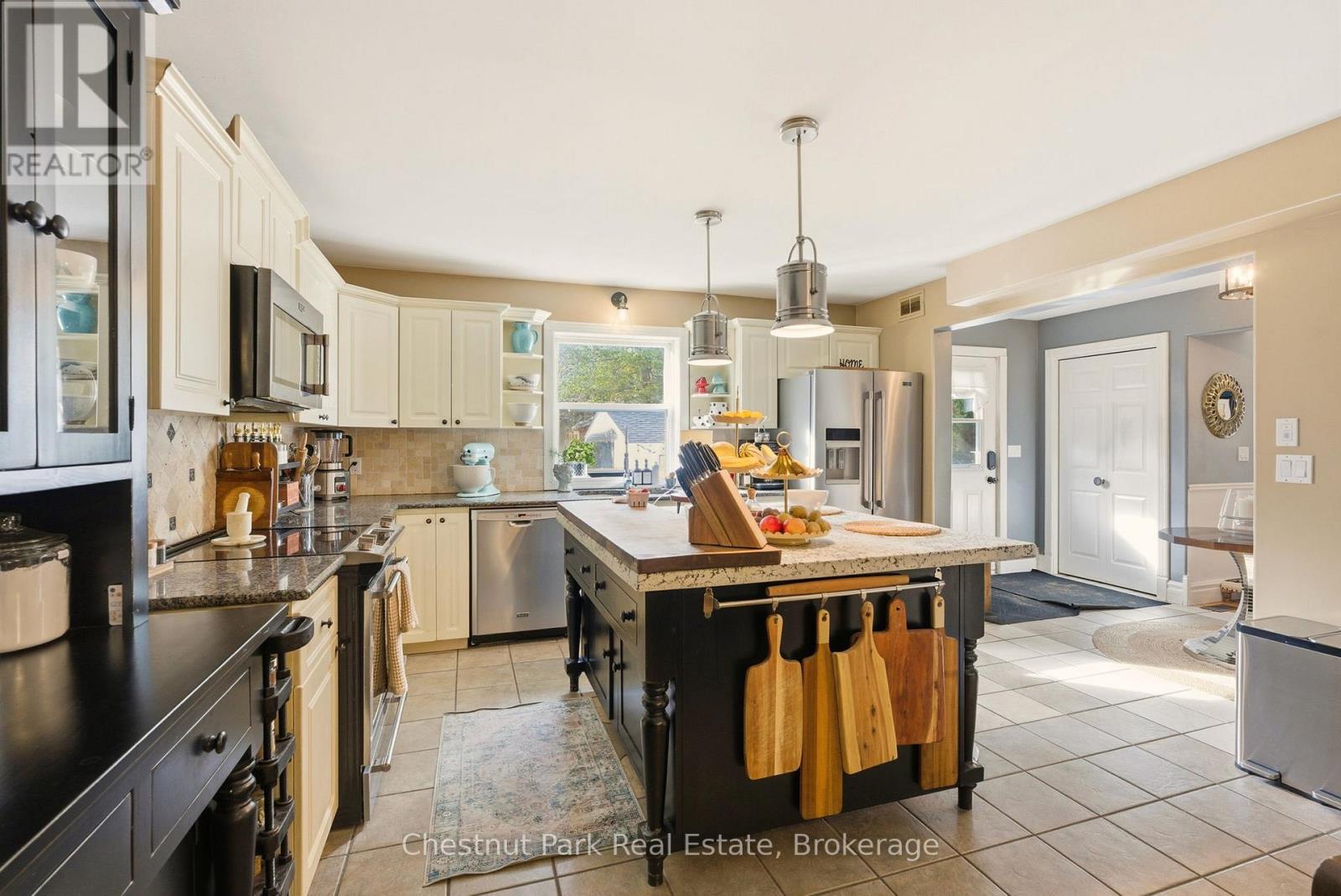 75 Pond Crescent Property Photo 7