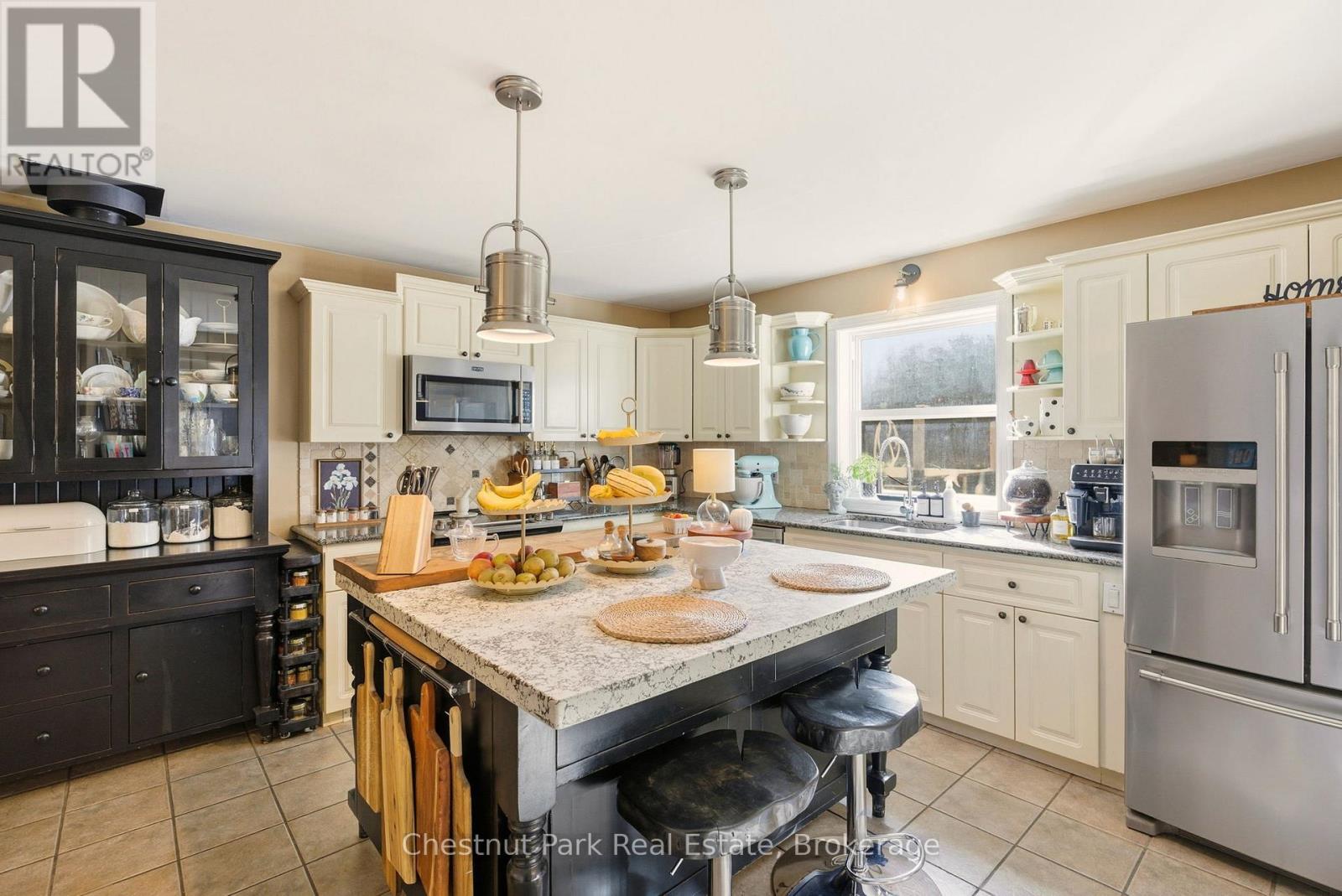 75 Pond Crescent Property Photo 8
