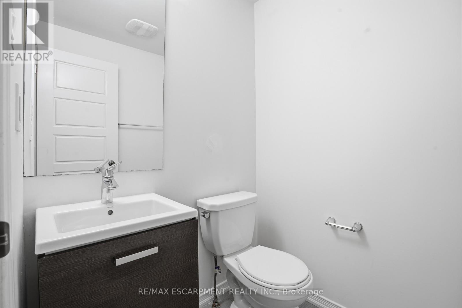 7774 Buckeye Crescent Property Photo 6