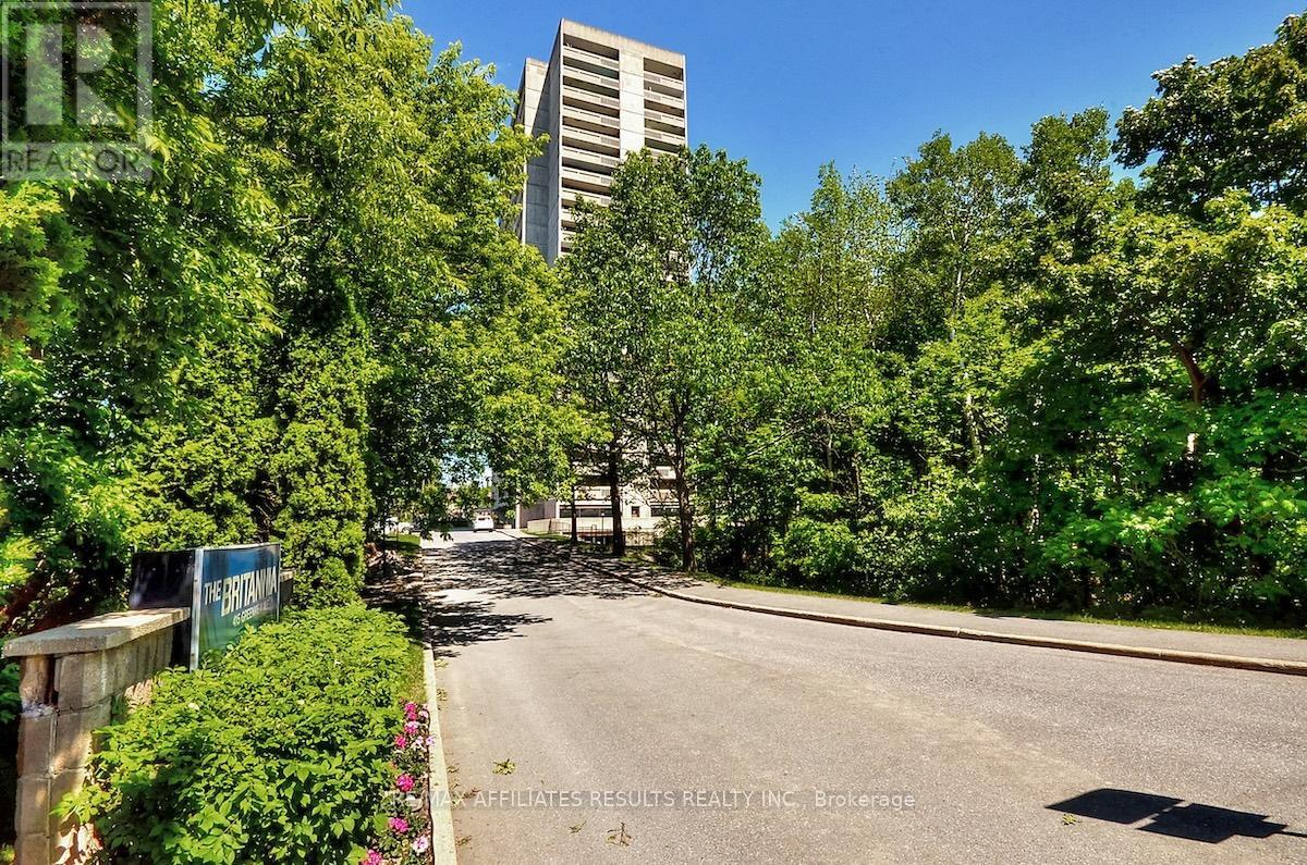 2110 - 415 Greenview Avenue Property Photo 3
