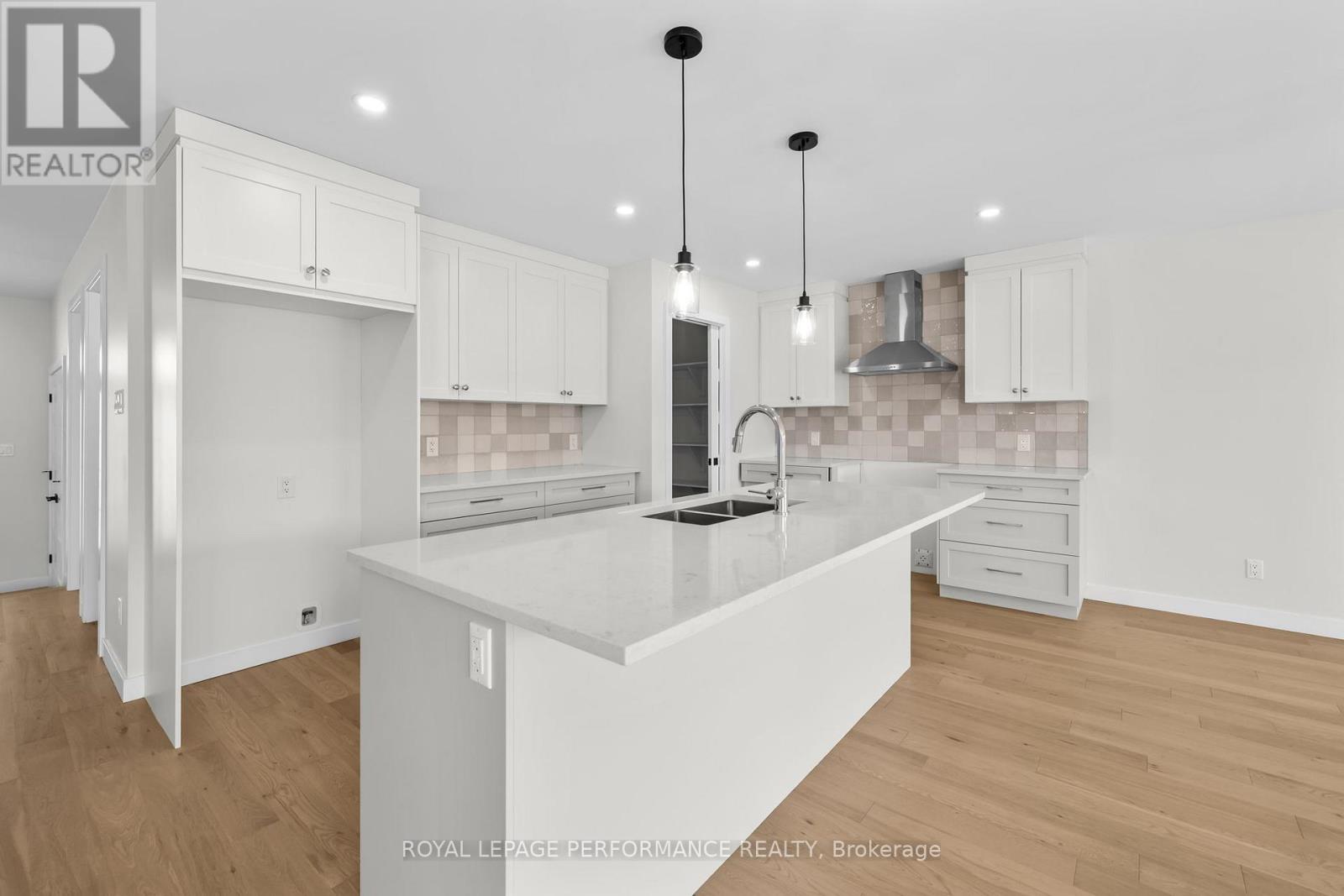 86 Mille Roches Road Property Photo 7