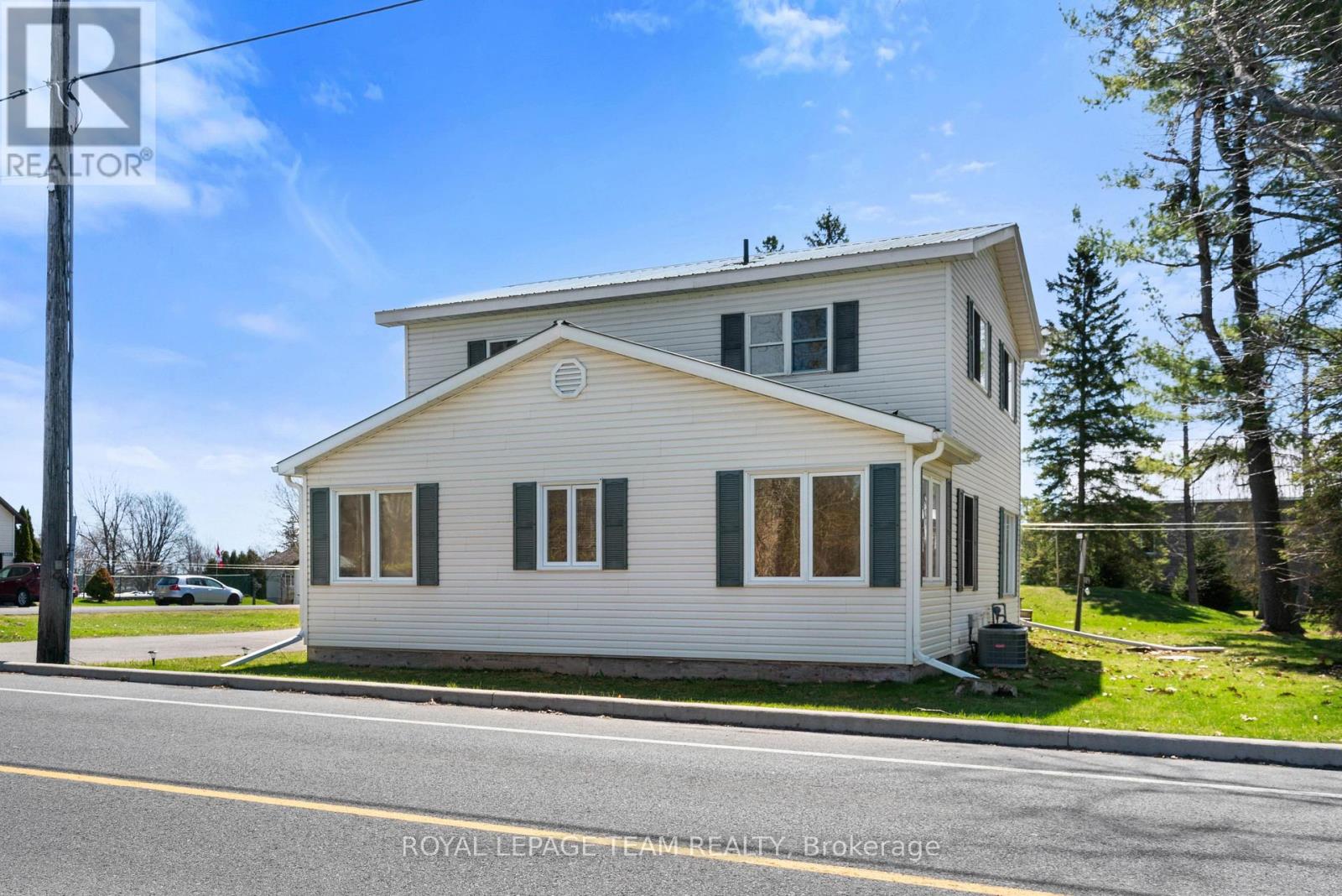 12106 Lakeshore Drive Property Photo 4