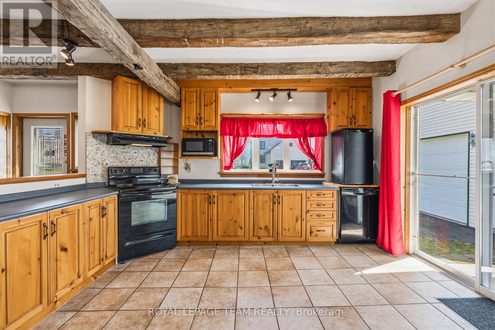 12106 Lakeshore Drive Property Photo 7