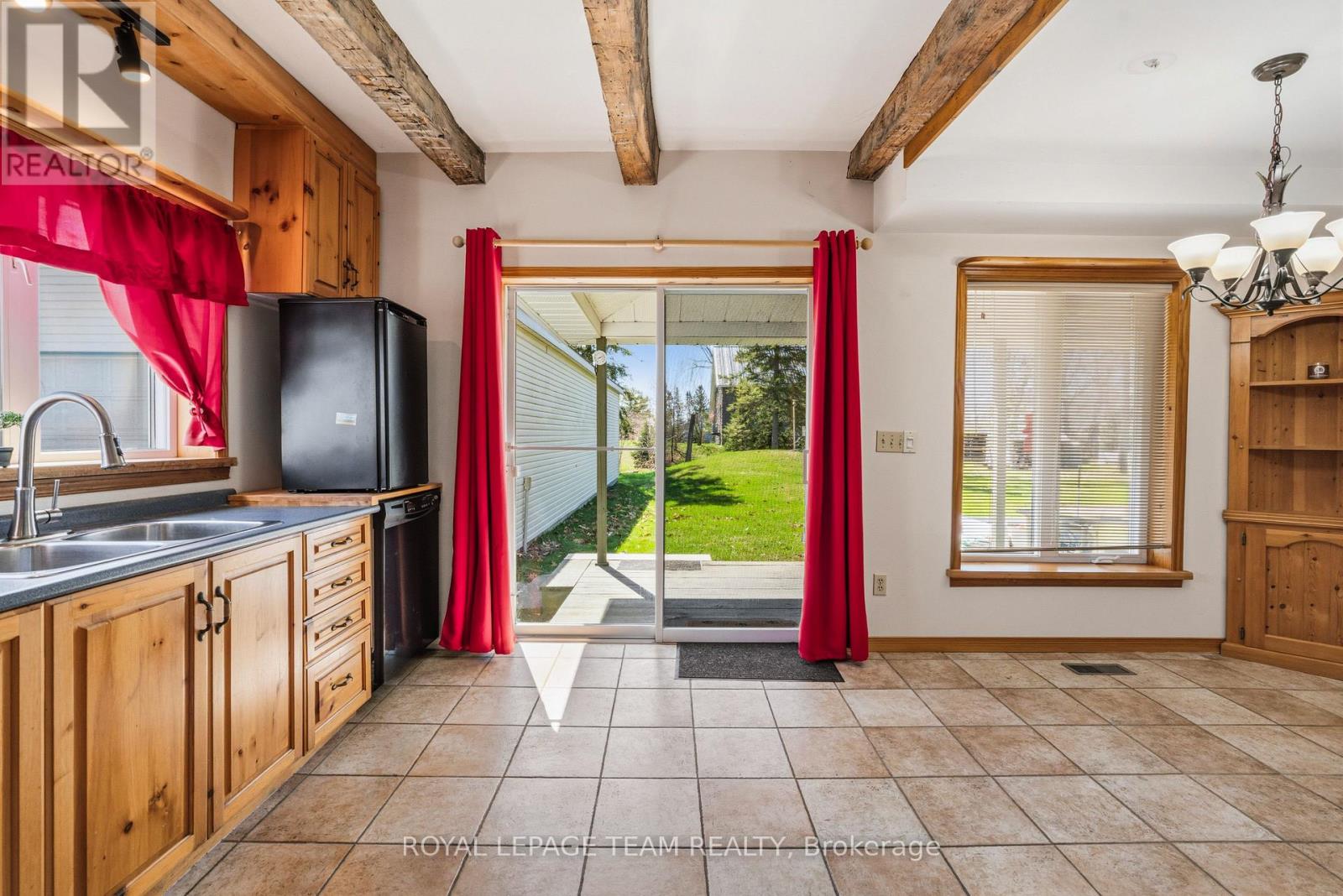 12106 Lakeshore Drive Property Photo 10