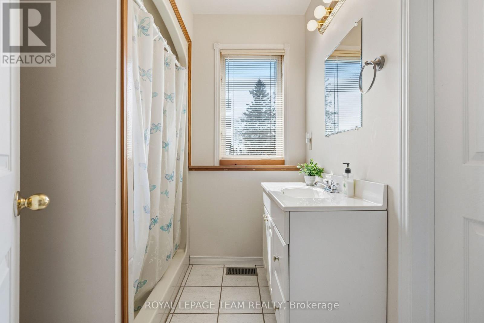 12106 Lakeshore Drive Property Photo 32
