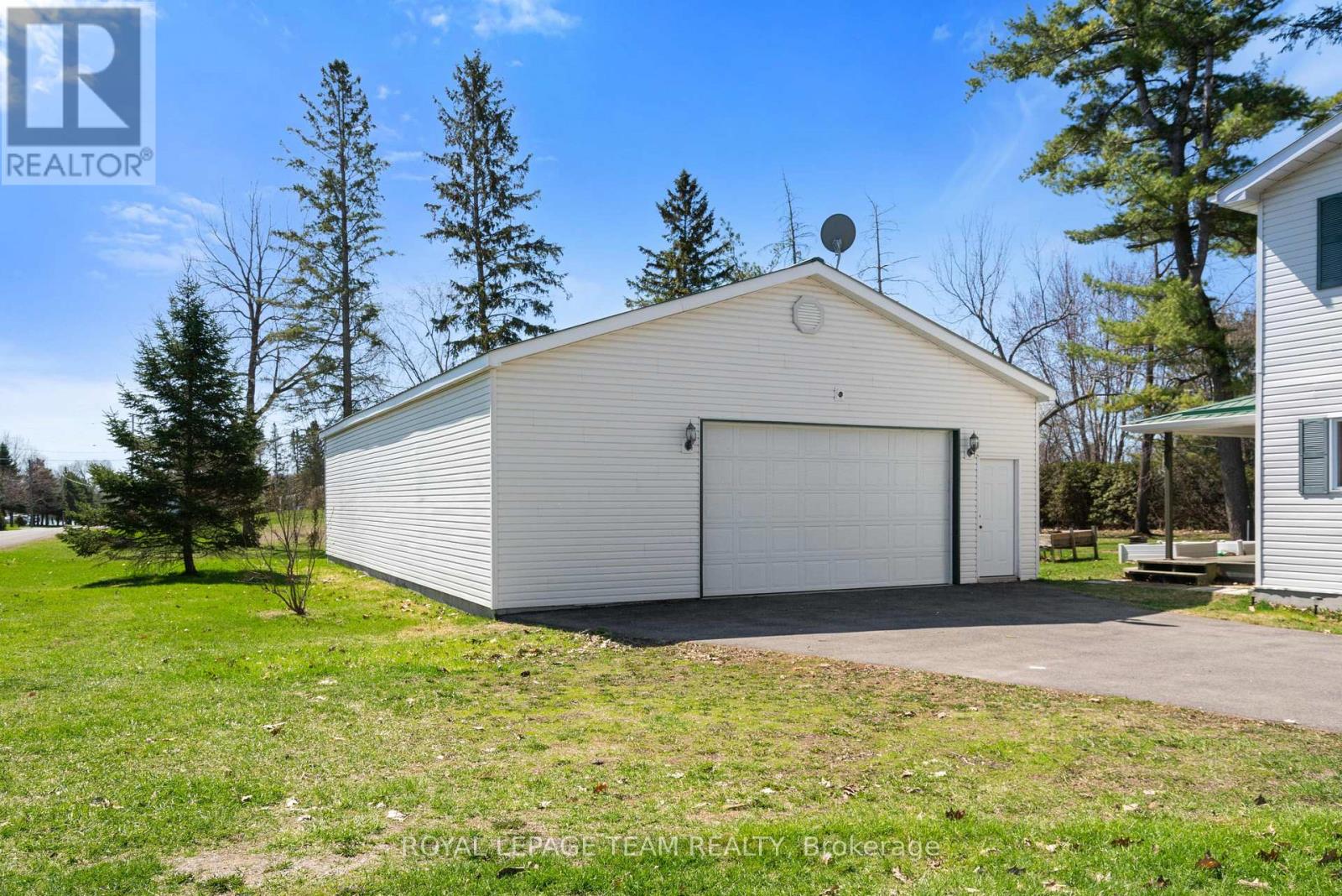 12106 Lakeshore Drive Property Photo 35