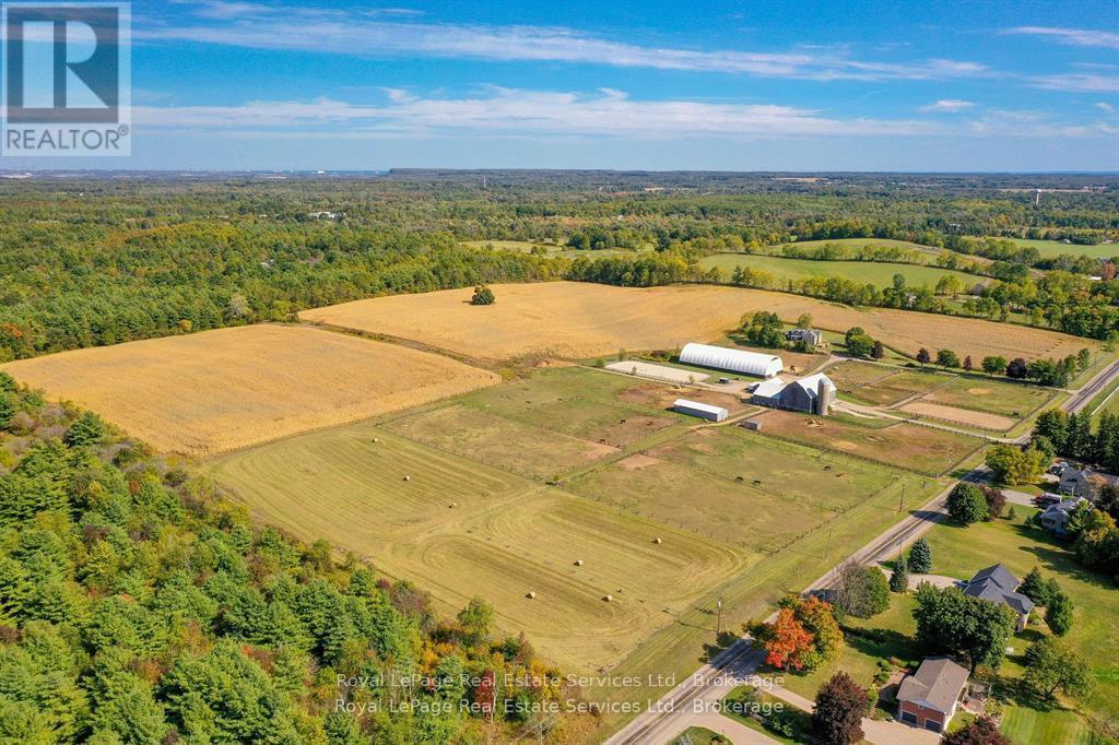 1748 Centre Road Property Photo 2