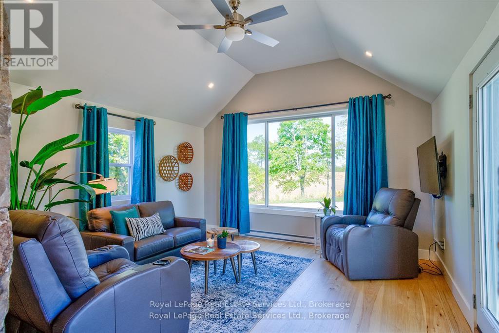 1748 Centre Road Property Photo 17