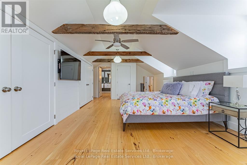 1748 Centre Road Property Photo 19