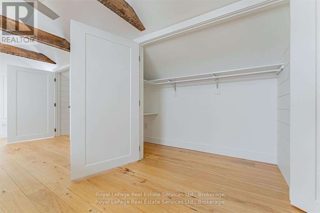 1748 Centre Road Property Photo 21