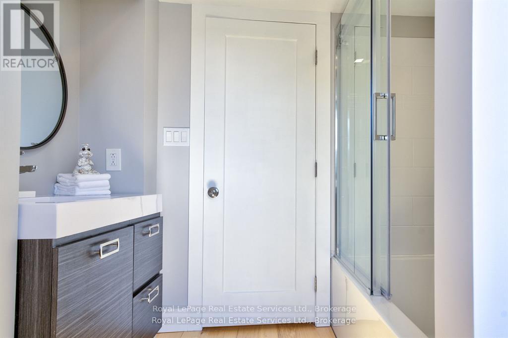 1748 Centre Road Property Photo 27