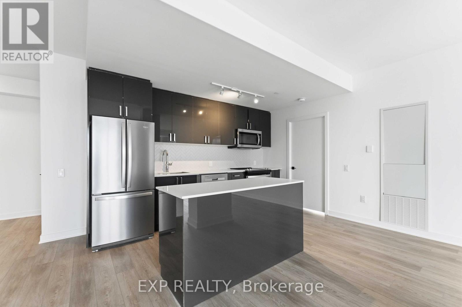 1017 - 2782 Barton Street E Property Photo 8