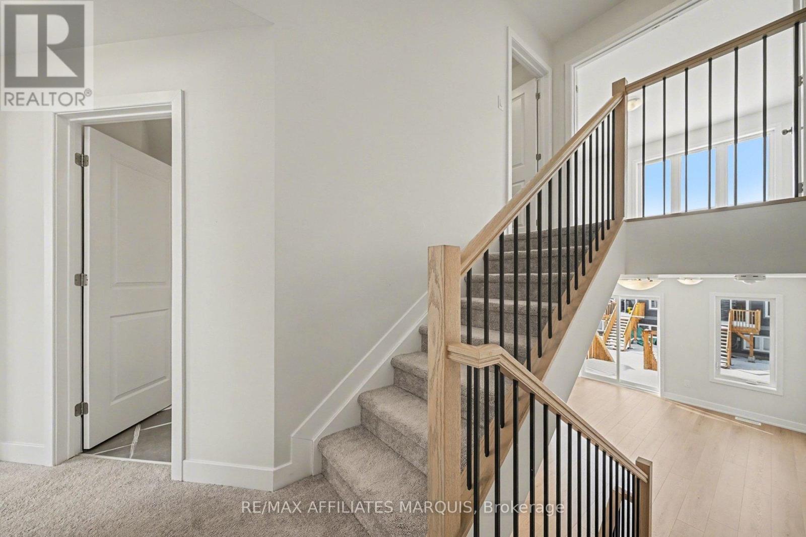 97 Whitcomb Crescent Property Photo 9