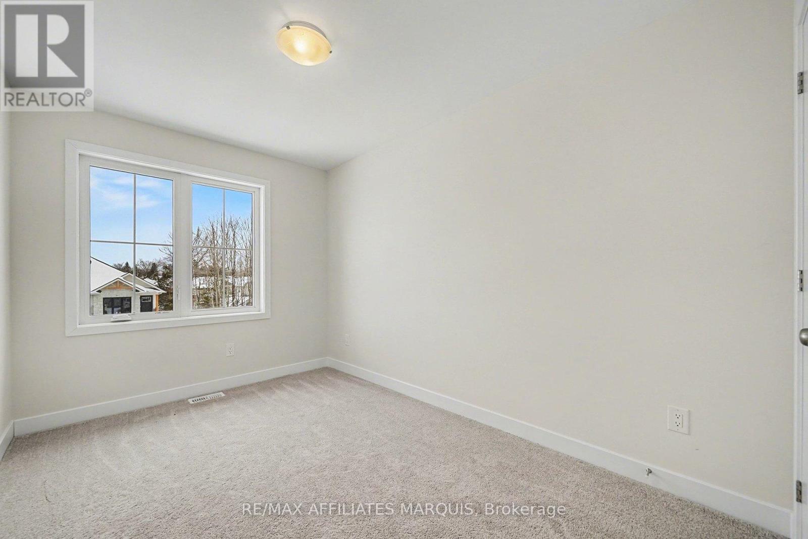 97 Whitcomb Crescent Property Photo 13