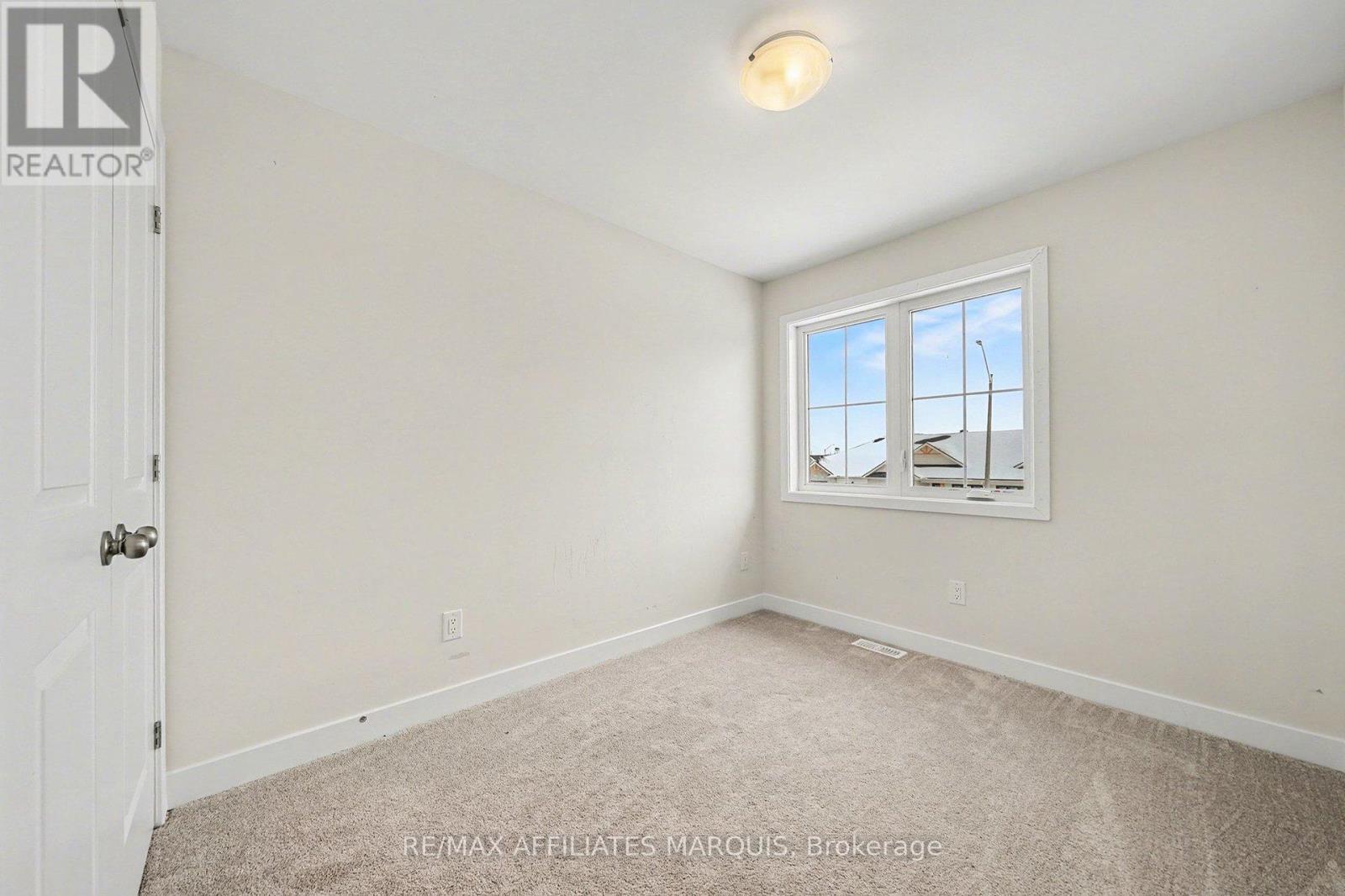 97 Whitcomb Crescent Property Photo 15