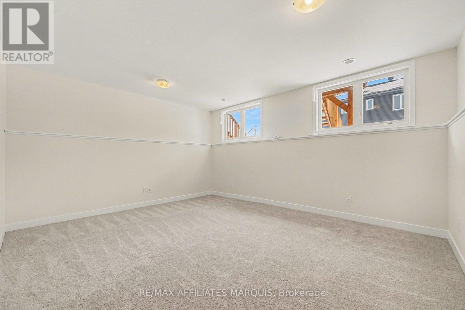 97 Whitcomb Crescent Property Photo 20