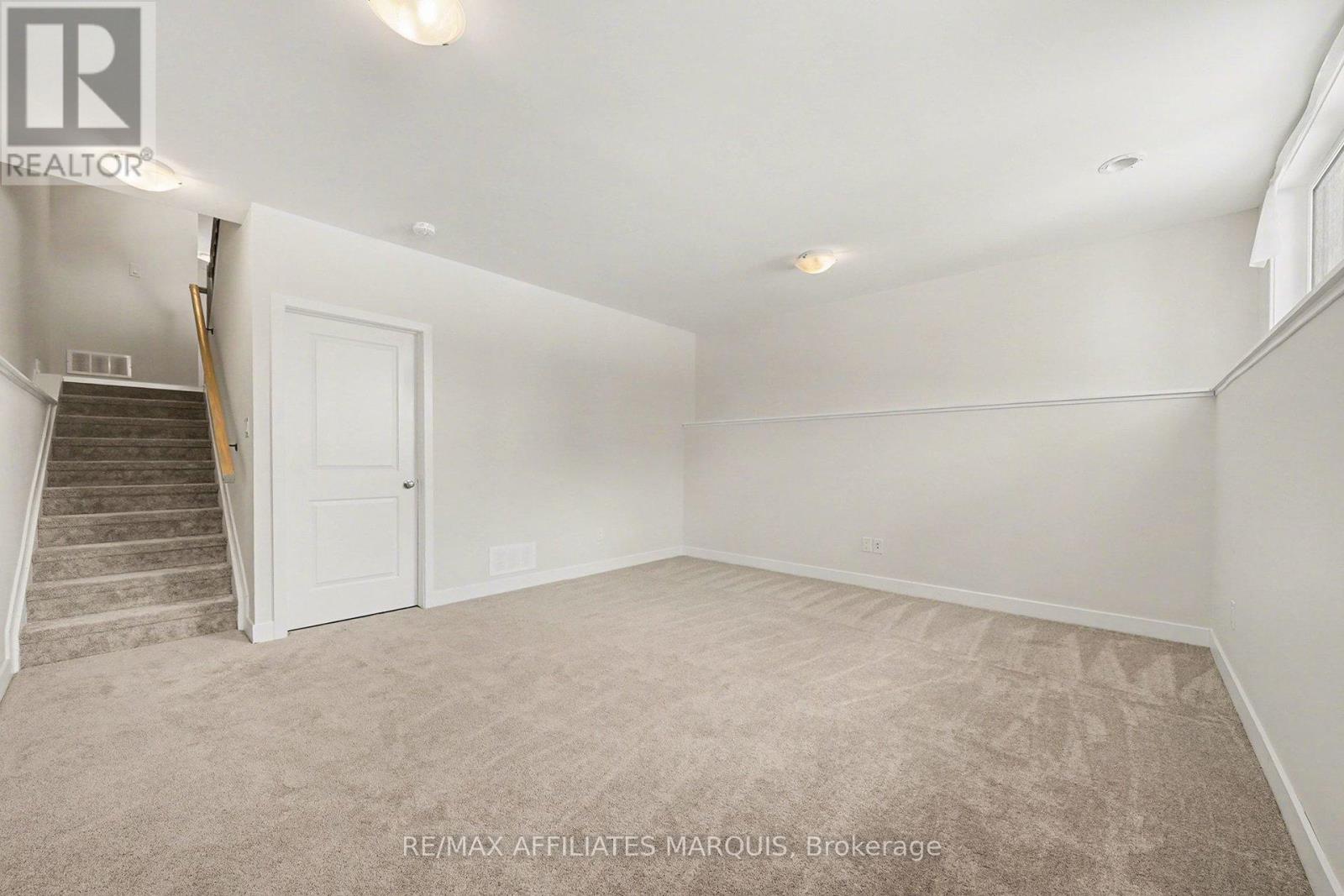 97 Whitcomb Crescent Property Photo 22